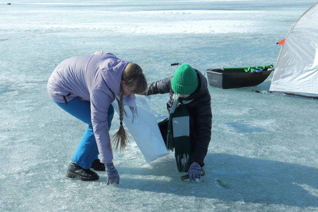 Молодые экологи выходят на уборки mVsKfiRjZAw.jpg
