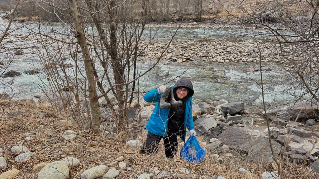 В Карачаево-Черкесии на место слияния Кубани и Худеса вышли студенты Северо-Кавказской государственной академии В Карачаево-Черкесии на место слияния Кубани и Худеса вышли студенты Северо-Кавказской государственной академии