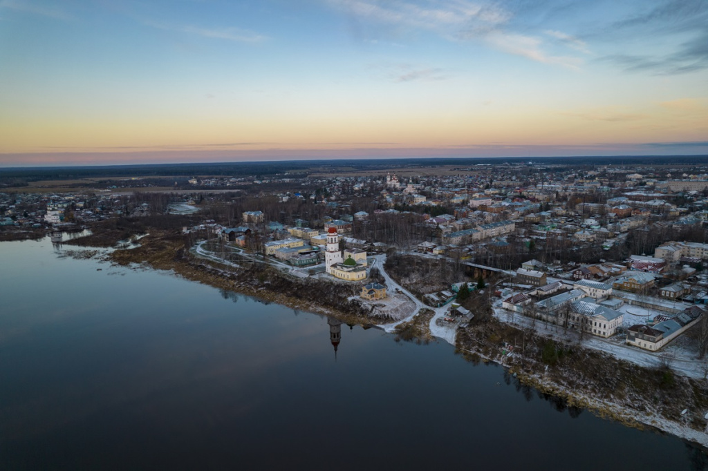 Виды города с высоты. Река Сухона. Фото: Иван Макеев Виды города с высоты. Река Сухона. Фото: Иван Макеев