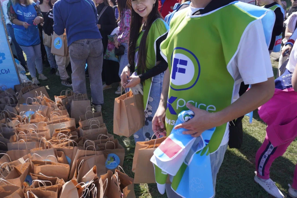 Участники Всероссийской акции «Вода России» в Ульяновске очистили берег Волги по системе гринворкаут
