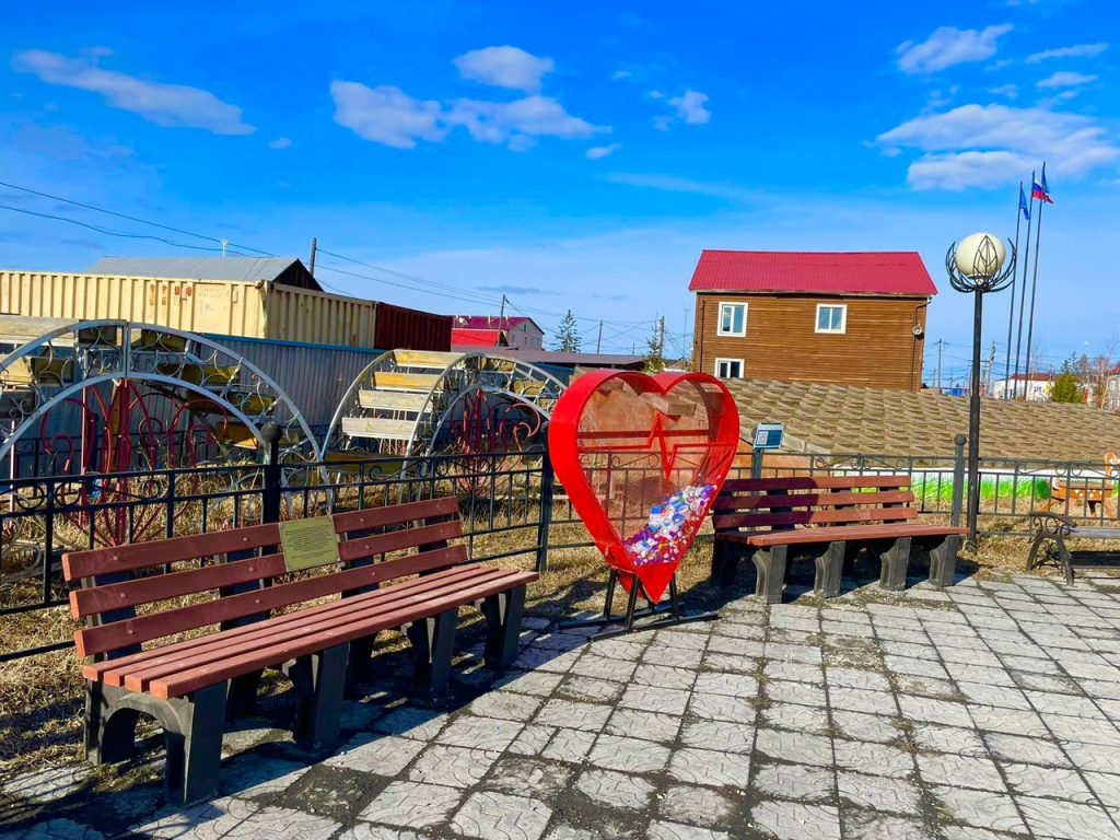 Амгинские школьники из детской общественной организации «Амма кэскилэ» вывезли 48 мешков хлама с берегов озера в Амге