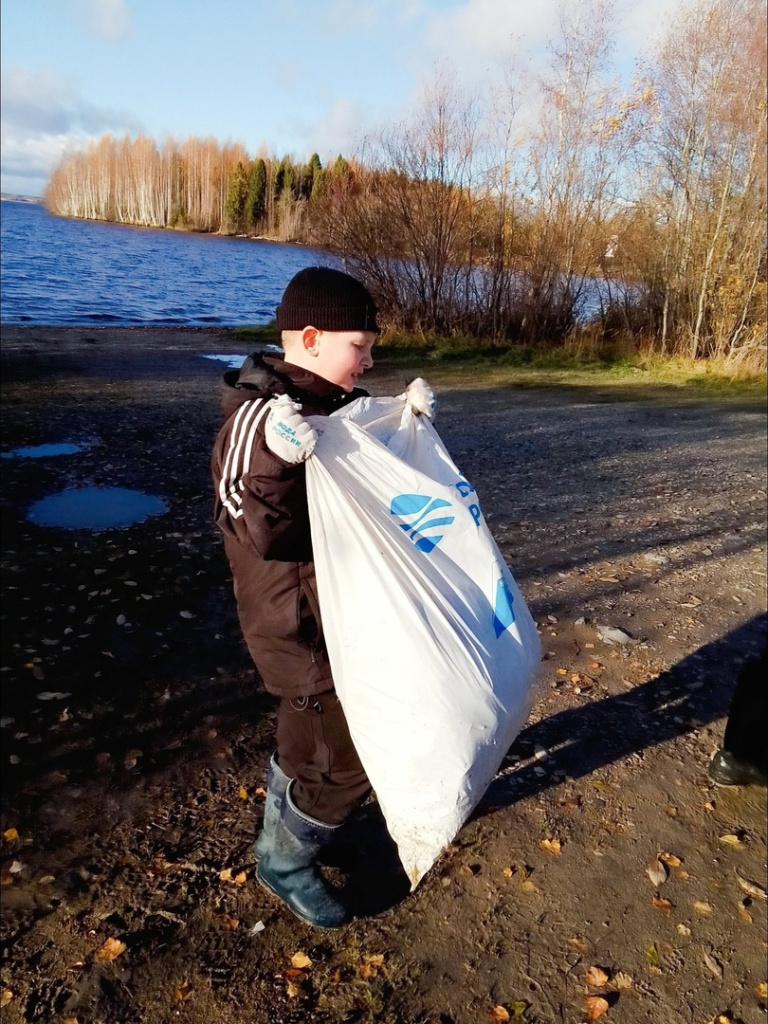 Волонтеры очищают берега от мусора от Сахалина до Вологды