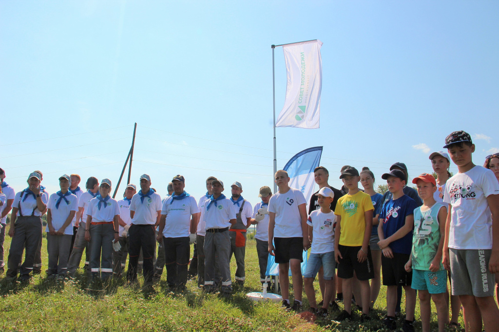 8 тонн мусора вывезли волонтеры «Мордовцемента» с берегов Сайгушского пруда