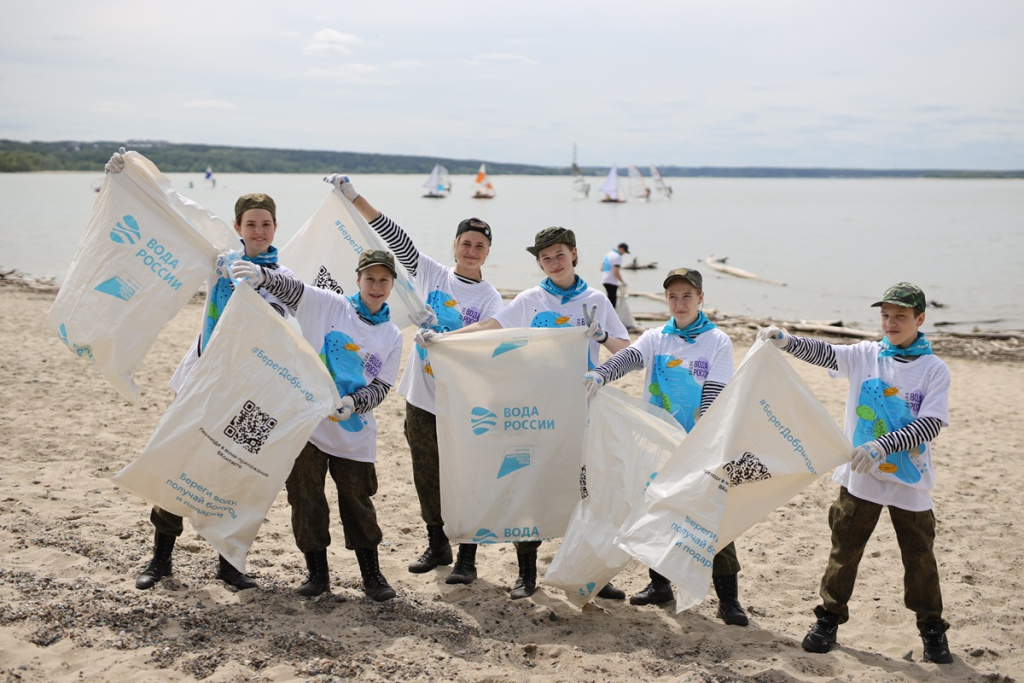 В День Государственного флага в Ленинградской области пройдёт акция «Вода России»