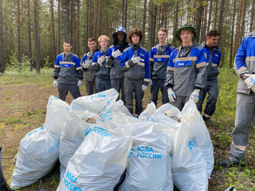В Коми волонтеры очистили берега Волги, Вычегды, Параськиных озер и Печоры