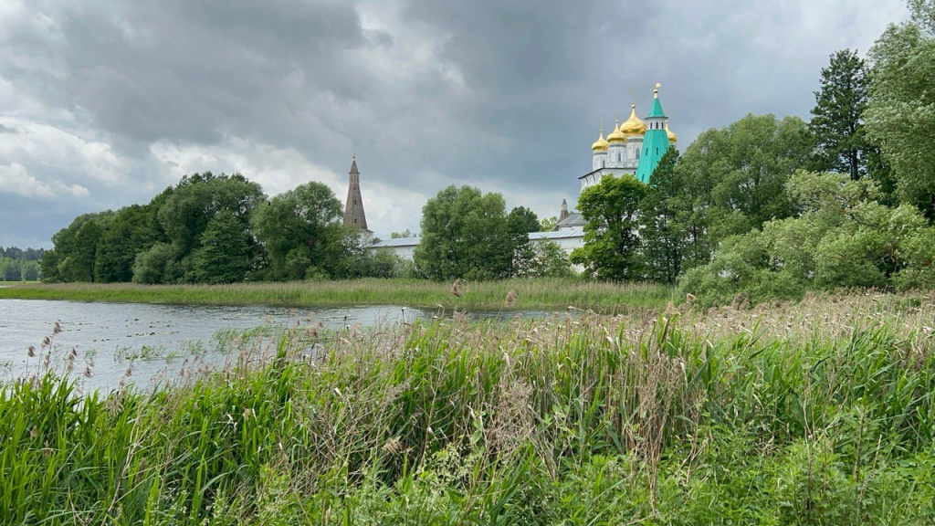 Волонтеры «Воды России» чистят берега рек Подмосковья. Волоколамск