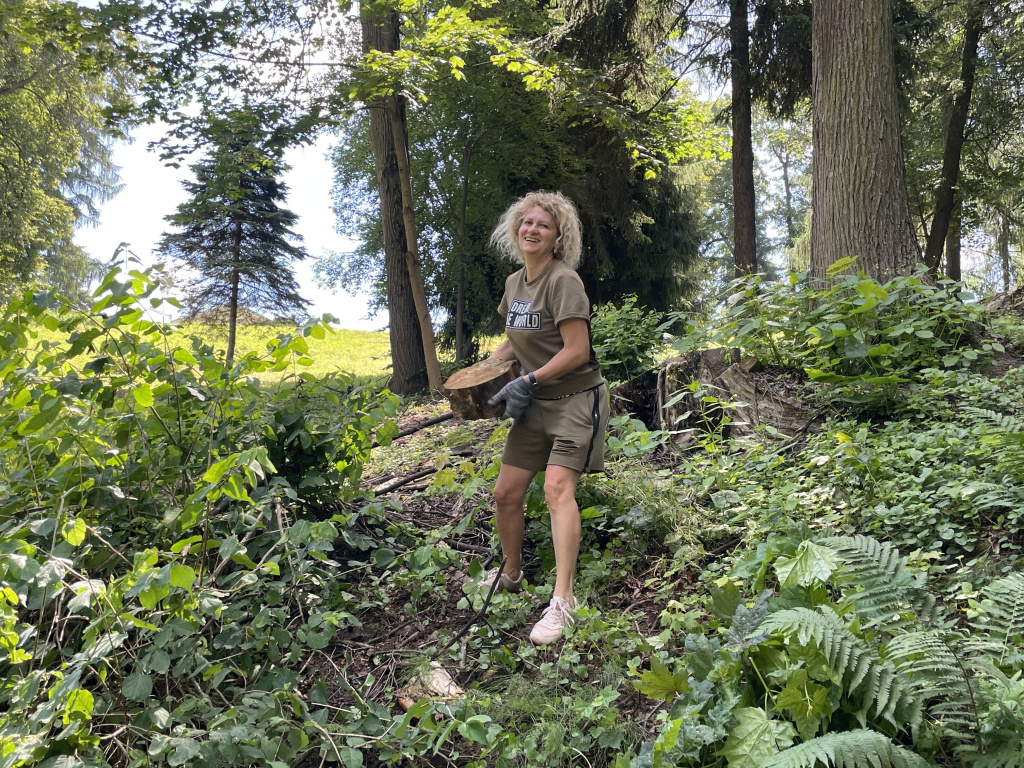 Побережья реки Пахры в усадьбе «Горки Ленинские» очистили волонтеры