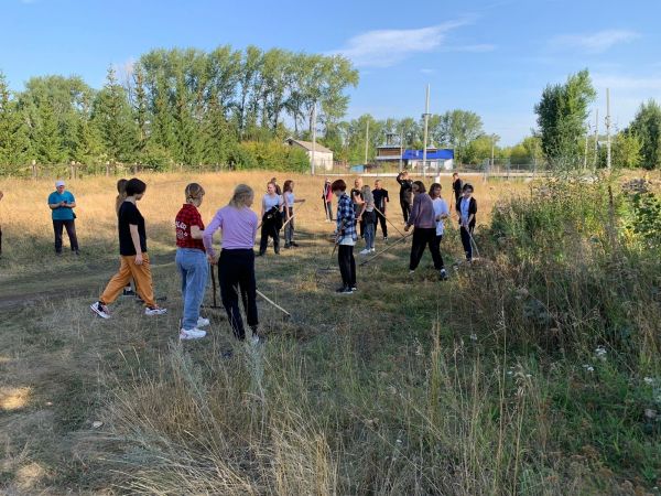 школьники-волонтеры в Ларино_L.jpeg