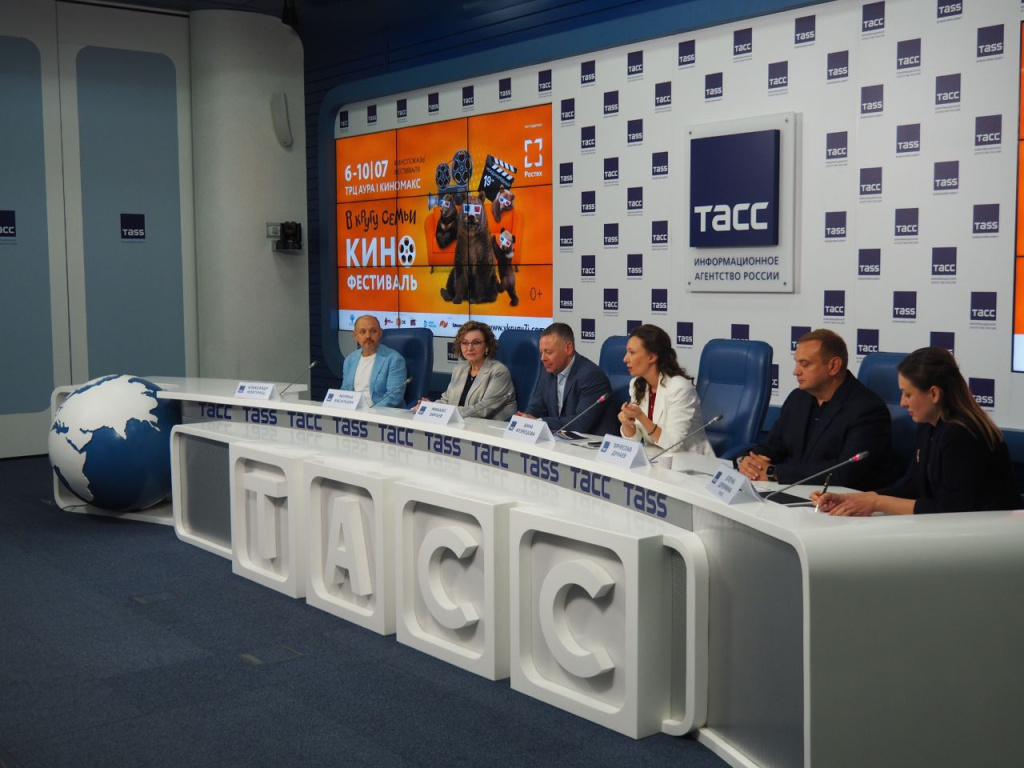 «Вода России» и «В кругу семьи»