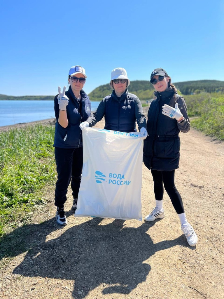 180 человек участвовали в субботнике «Воды России» на Сахалине
