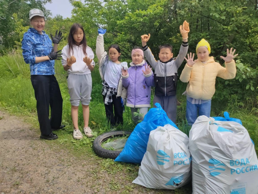 Крупный субботник для людей всех возрастов состоялся в Найхинском сельском поселении Хабаровского края.