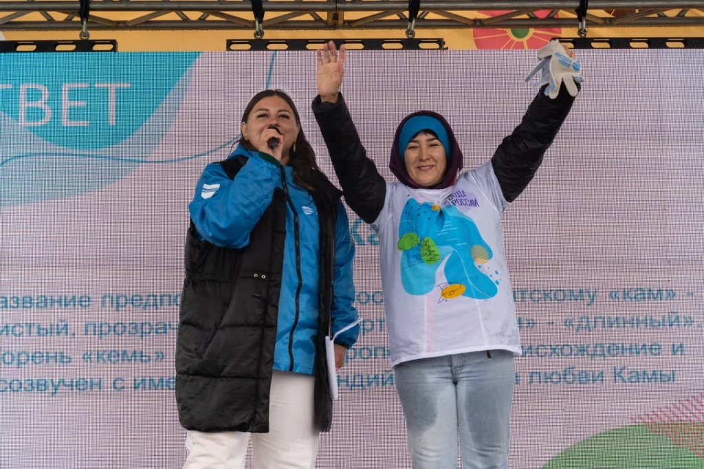 Жители Башкортостана, Удмуртии, Татарстана, Кировской области и Пермского края одновременно вышли на уборку реки Камы Жители Башкортостана, Удмуртии, Татарстана, Кировской области и Пермского края одновременно вышли на уборку реки Камы