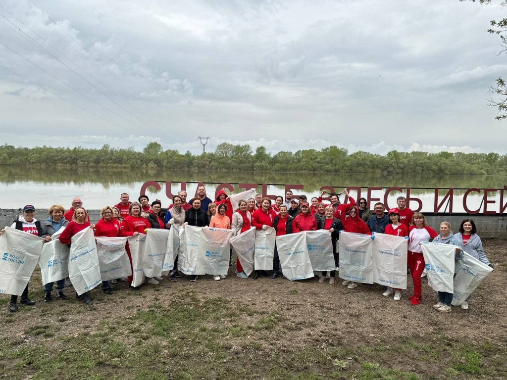 Крупный субботник прошел недавно в Республике Башкортостан на берегах реки Белой.
