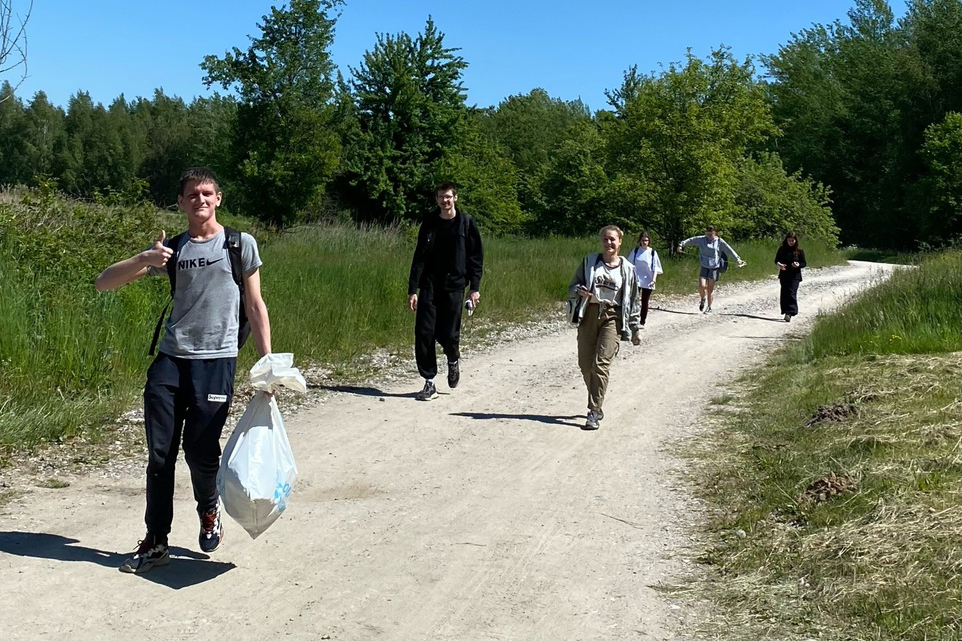 Волонтеры акции «Вода России» очистили берега Правдинского водохранилища