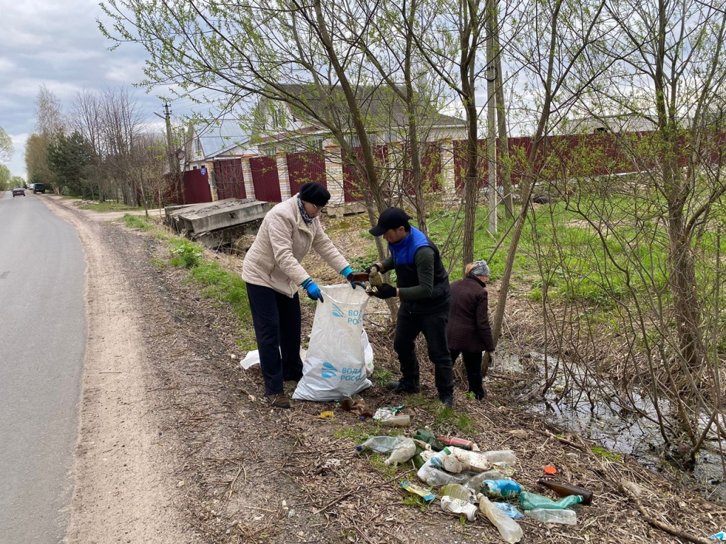 Как волонтеры из Тверской области очищают ручьи и находят раритетные вещи