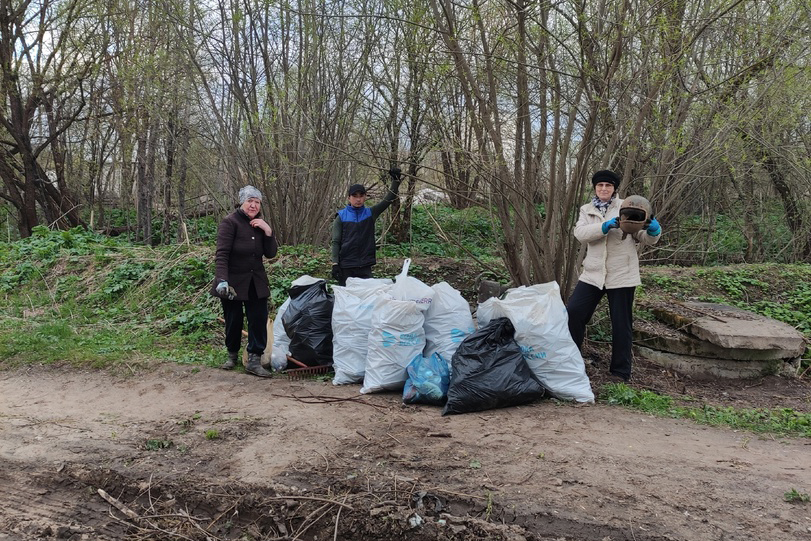 Как волонтеры из Тверской области очищают ручьи и находят раритетные вещи