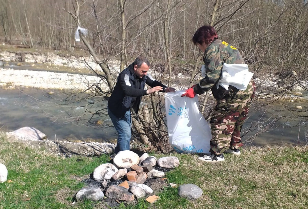 Волонтеры Северной Осетии в рамках акции «Вода России» очистили от мусора берега рек Терек, Ардон, Урсдон Волонтеры Северной Осетии в рамках акции «Вода России» очистили от мусора берега рек Терек, Ардон, Урсдон
