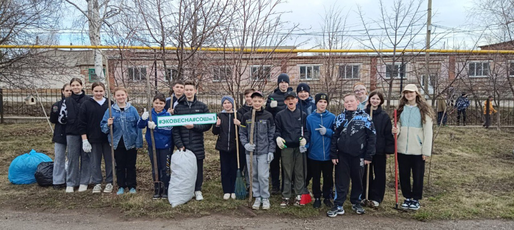 В Буинском районе экоактивисты очистили 2 км береговой линии реки Карлы и вывезли отсюда 8 кубометров мусора.