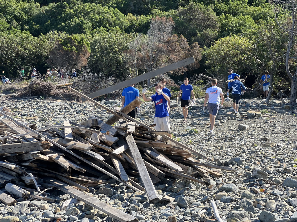 Побережье стало чище: в заповеднике «Утриш» собрано и вывезено более 40 кубометров мусора