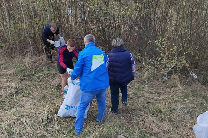 Юные гребцы привели в порядок окрестности Яченского водохранилища в Калужской области Калуга222.jpg