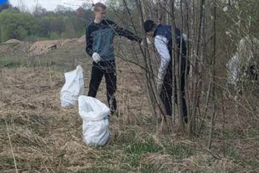 Юные гребцы привели в порядок окрестности Яченского водохранилища в Калужской области Калуга33.jpg