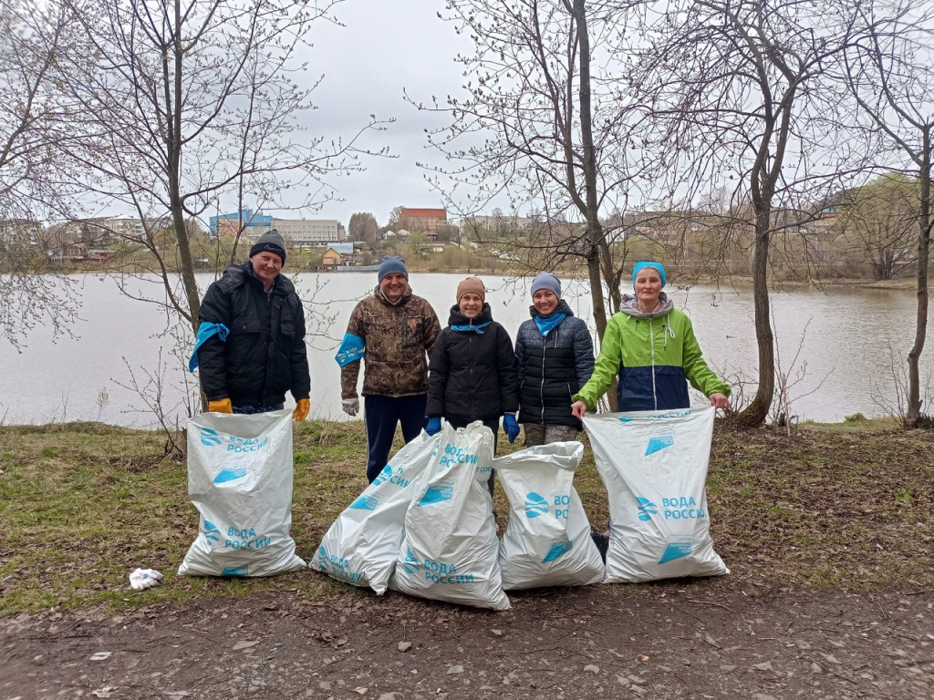 Акция по уборке берега Лысьвы