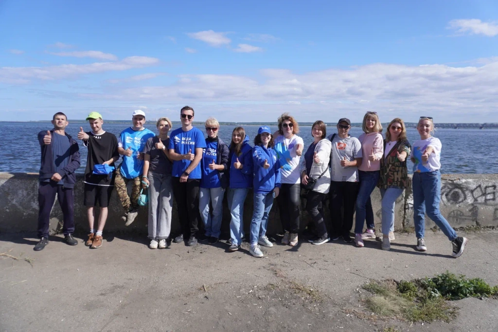 Участники Всероссийской акции «Вода России» в Ульяновске очистили берег Волги по системе гринворкаут