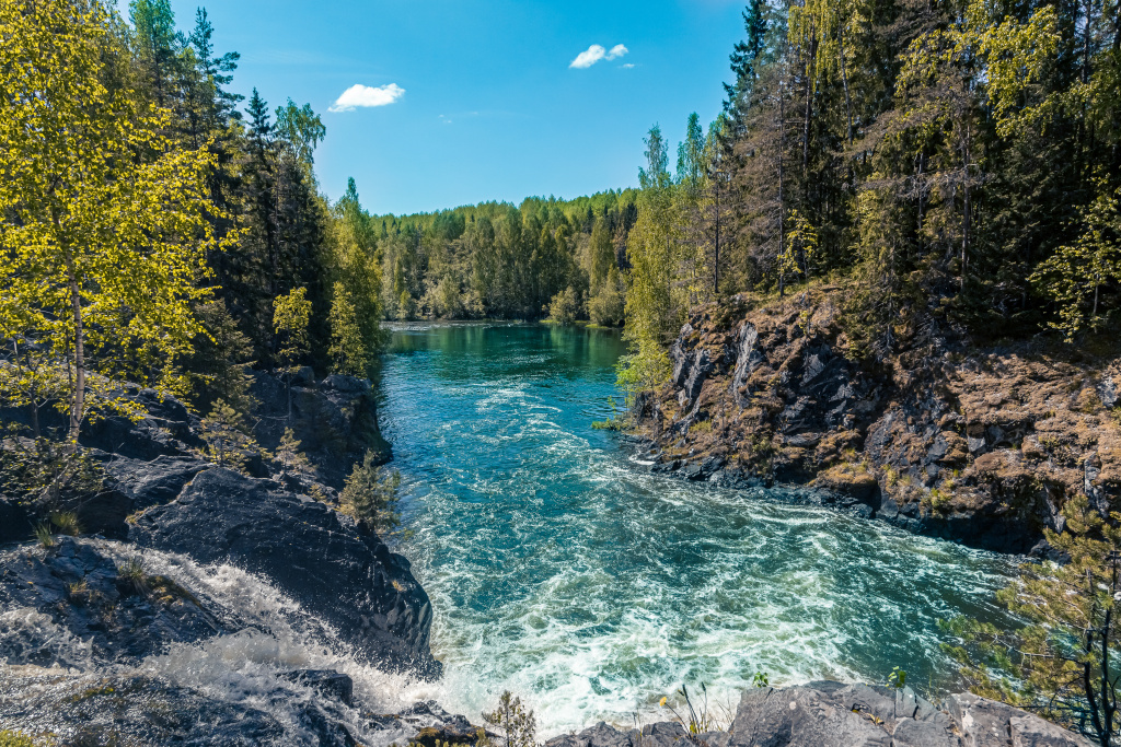 shutterstock_2007102125 (1) (2).jpg