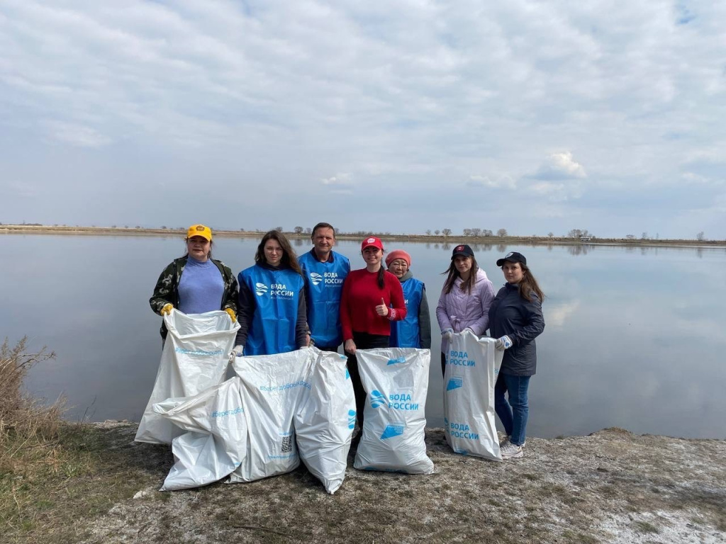 Уборка берегов озера Наливное