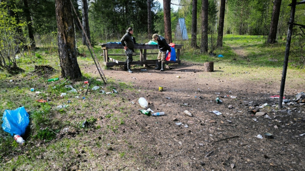 Небольшой субботник в рамках нашей акции состоялся в Свердловской области, на территории природного парка «Оленьи ручьи».