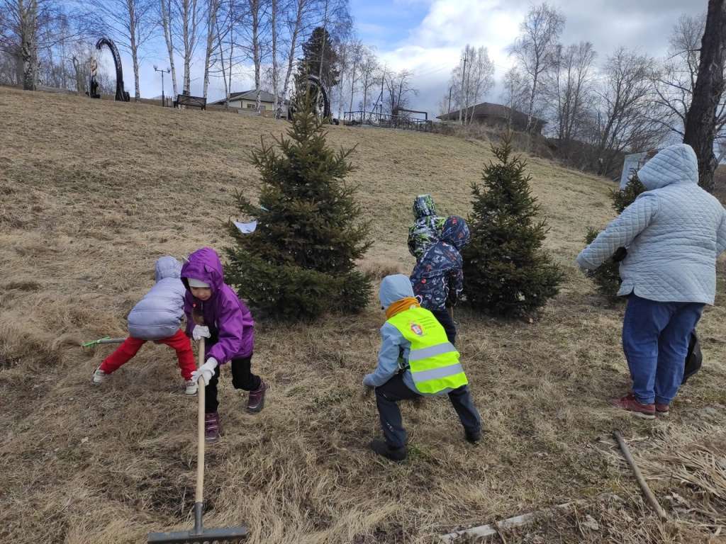 Детсадовцы и школьники в Томской области собрали 211 мешков мусора