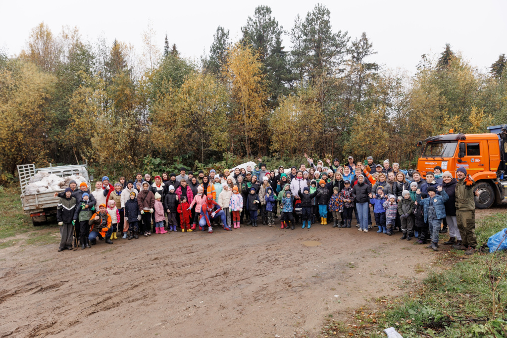 Работники Сыктывкарского лесопильного комплекса провели акцию «Вода России»