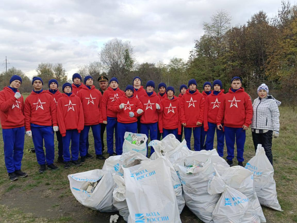 19 мешков мусора вывезли с берегов Терека суворовцы