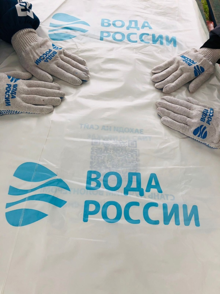 В Белгородской области работники библиотеки села Осколище привели в порядок пляж на берегах реки Оскол. В Белгородской области работники библиотеки села Осколище привели в порядок пляж на берегах реки Оскол.
