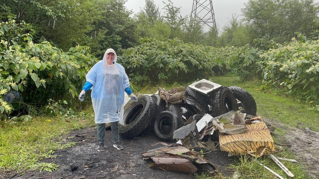 22 08 Южно-Сахалинск волонтерам раздали дождевики.jpg