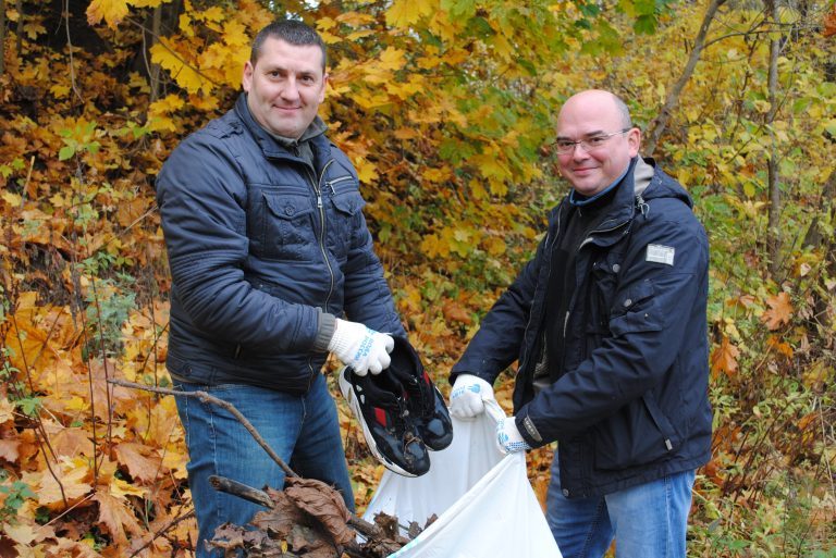 18 10 Тверь волонтеры нашли кроссовки.jpeg