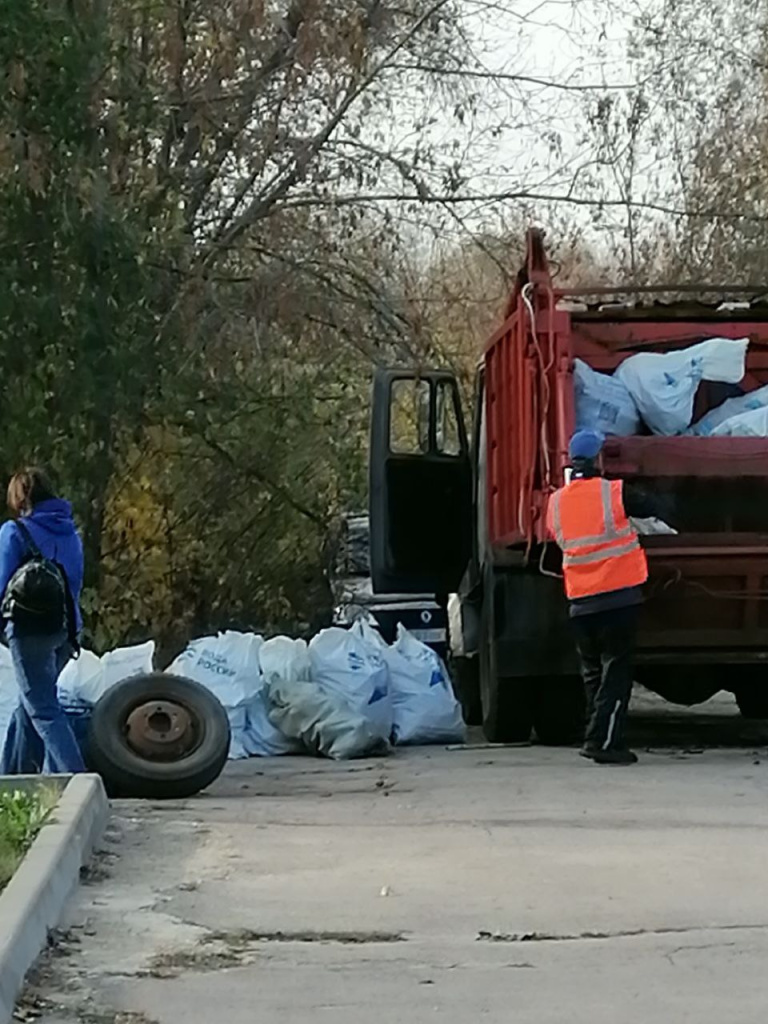 Волонтеры акции «Вода России» очистили берега Оки и Трубежа в Рязани Волонтеры акции «Вода России» очистили берега Оки и Трубежа в Рязани