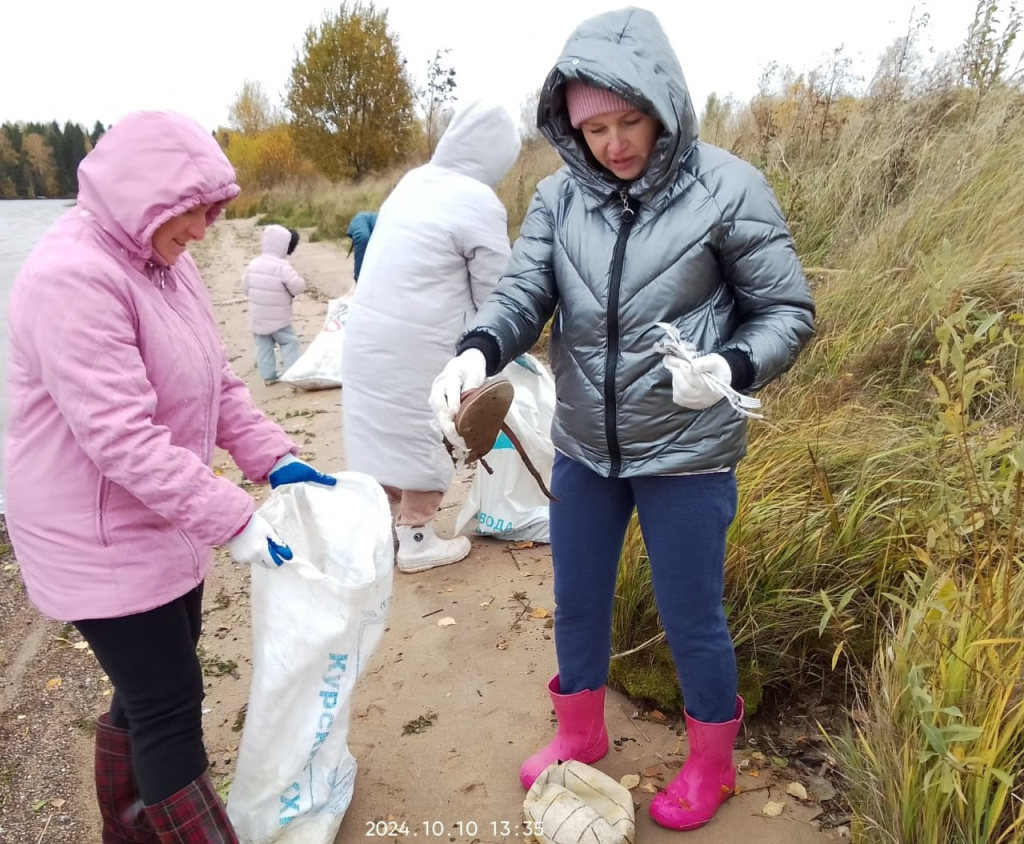 Итоги акции «Вода России» в Вологде: волейбольный мяч, рулонные «римские» шторы и циновки