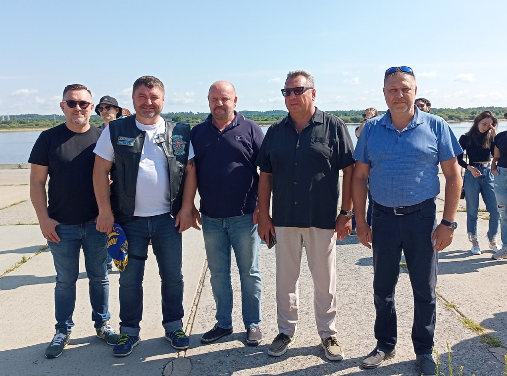 В Балахне участники и гости фестиваля вывезли с волжских берегов три кубометра мусора. Организаторы фестиваля АртЛуга 2024 и местные волонтеры очистили от мусора место проведения - побережье Волги и озера Свято.