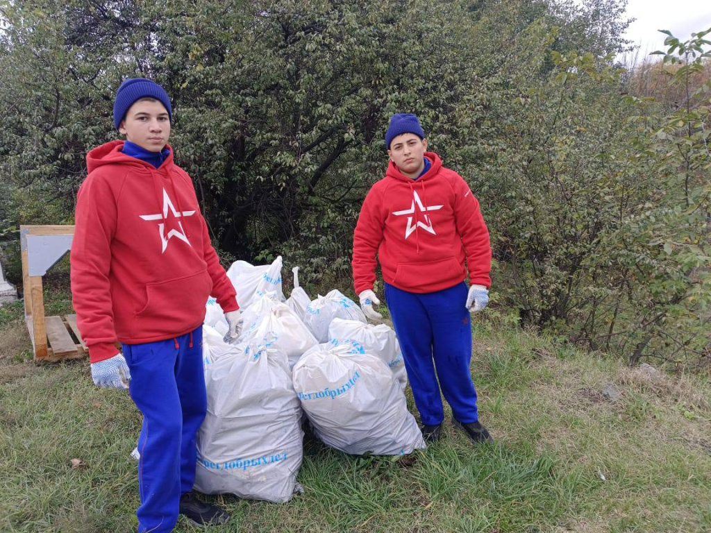 19 мешков мусора вывезли с берегов Терека суворовцы
