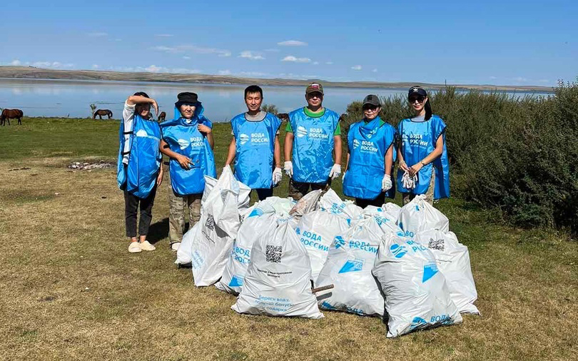 Более 80 мешков мусора собрали на субботниках волонтеры Тывы