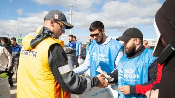 193 кубометра мусора или шесть самосвалов – таков объем «добычи» губкинских волонтеров