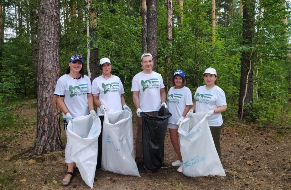 17 08 Нефтекамск с мешками _Вода России_.jpeg