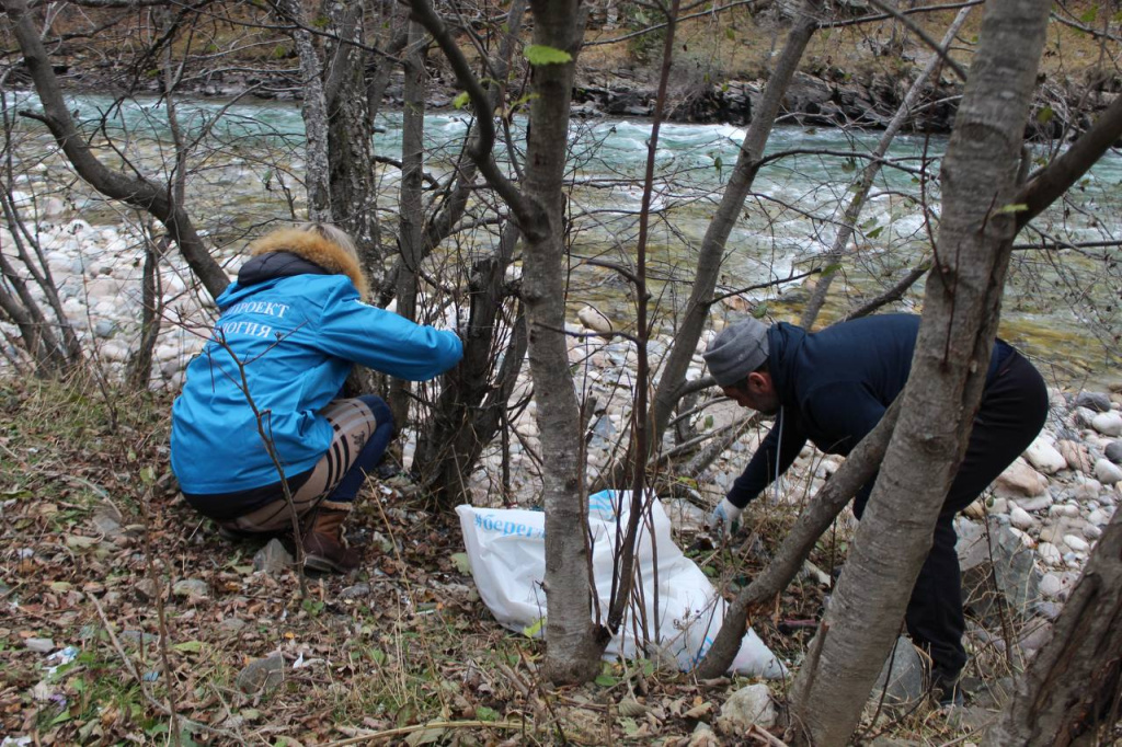 07 11 горная река волонтеры.jpeg