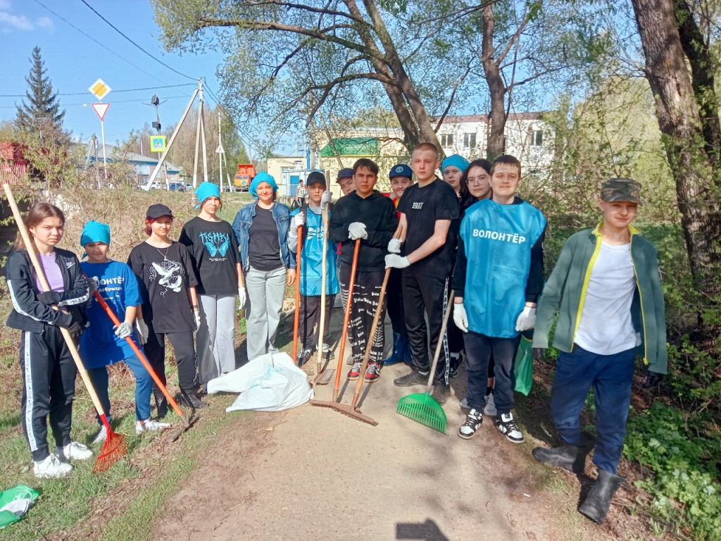 От Приморья до Поволжья на берега рек и озер выходят самые молодые волонтеры!