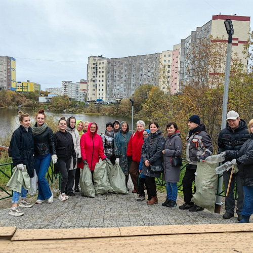 г. Снежногорск, озеро в р-не ул. Октябрьская д.10, сквера &quot;Снежный&quot;, 28.09.2023